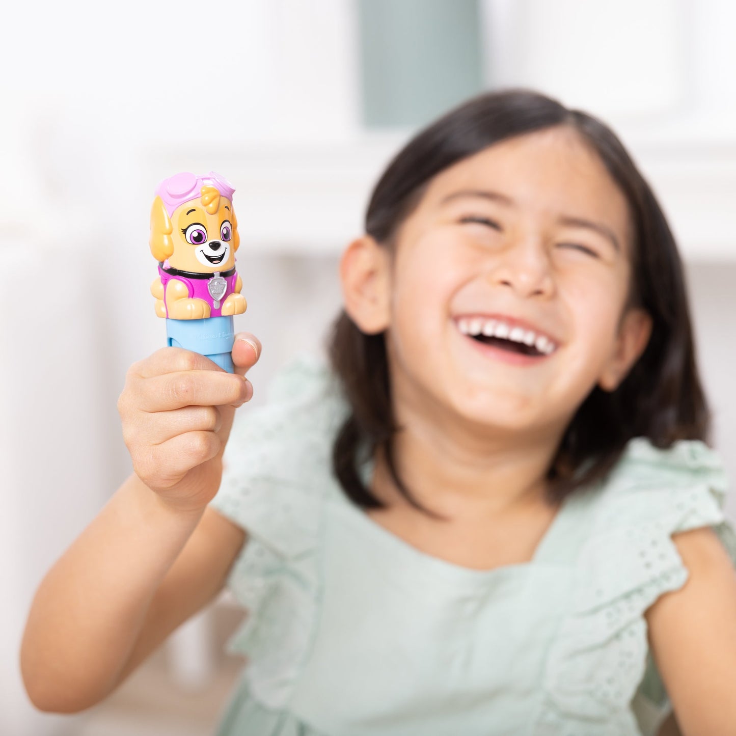 Sticker WOW!™ PAW Patrol Skye Bundle: Activity Pad & Sticker Stamper + Mini Activity Pad and 200 Refill Stickers