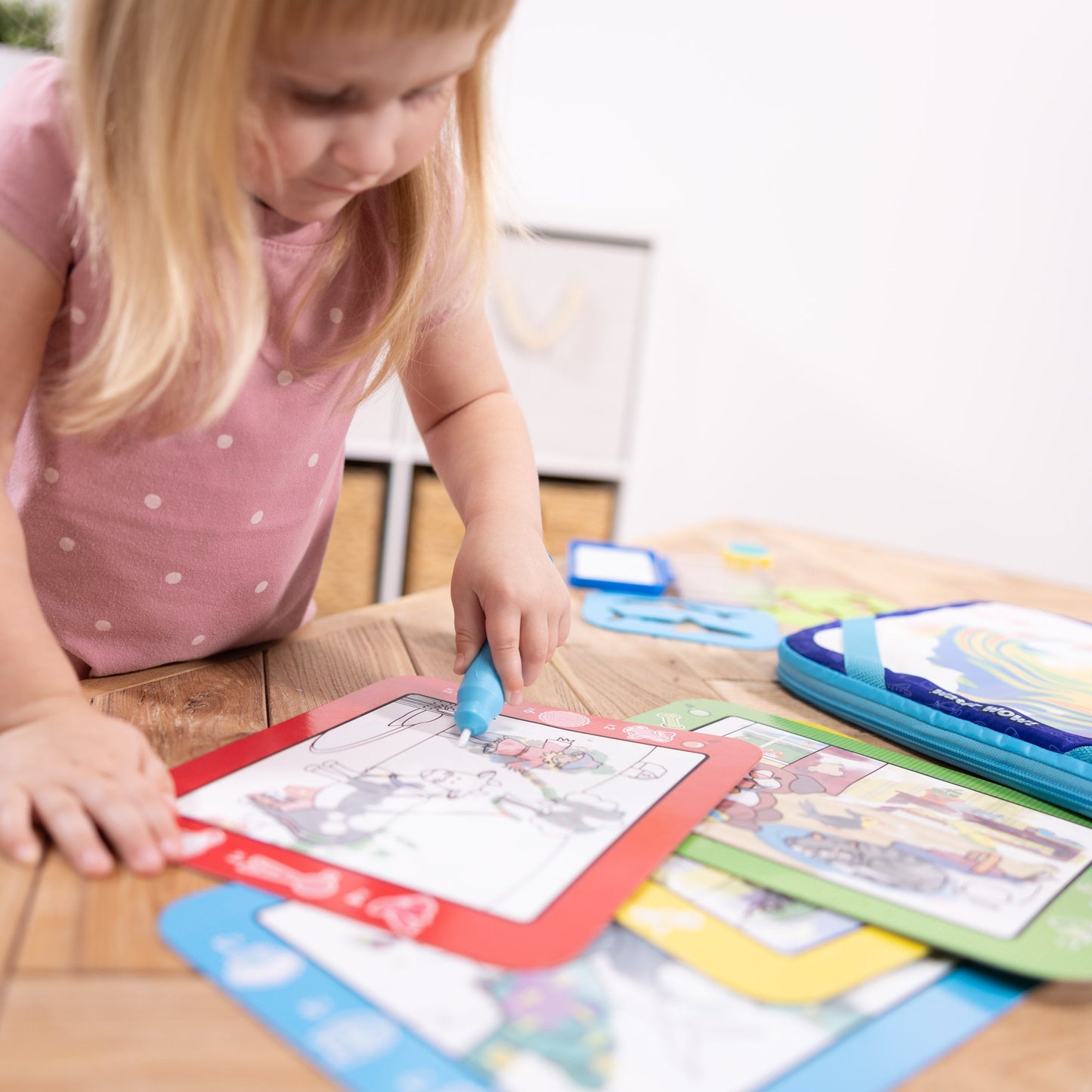 Water WOW! Take-Along Multi-Activity Drawing Set